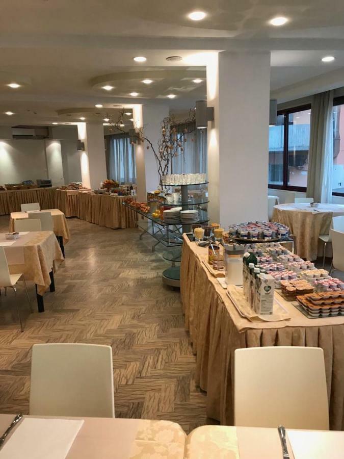 Hotel Caraibi Milano Marittima Dış mekan fotoğraf