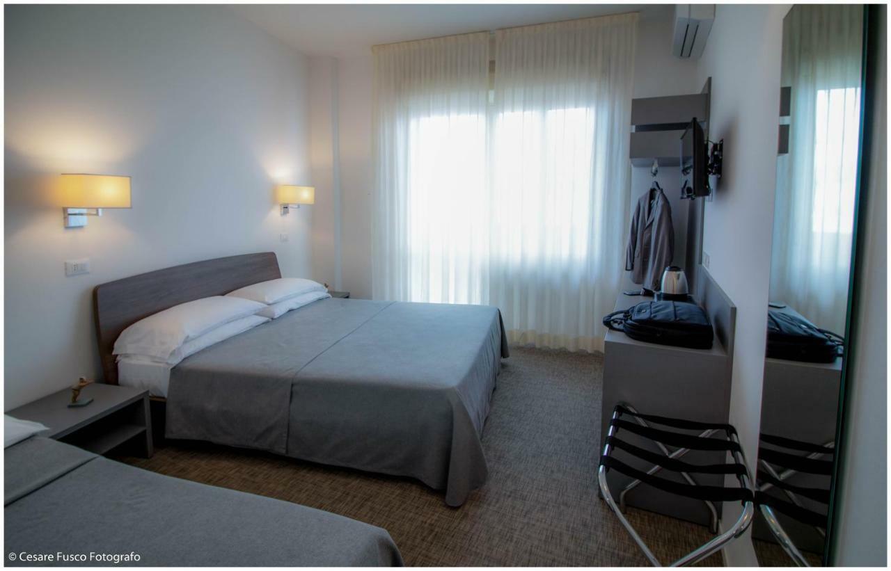 Hotel Caraibi Milano Marittima Dış mekan fotoğraf